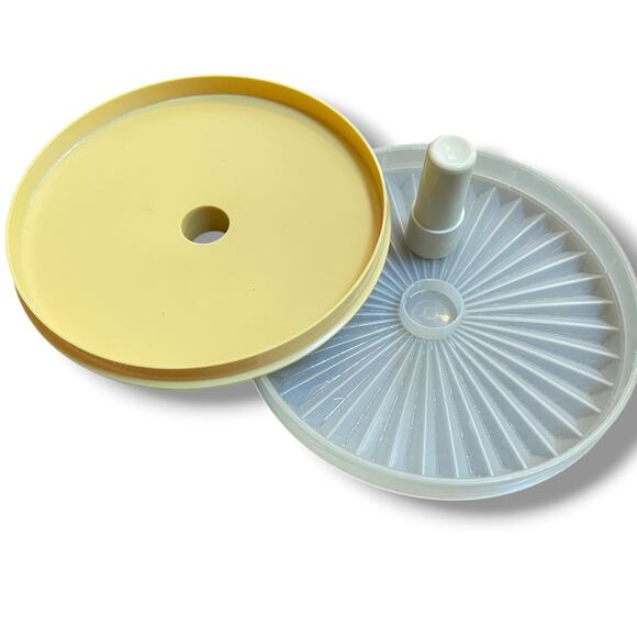 Tupperware Replacement Push Button Lid 802 for 2 Qt Pitcher 800 1575 1676 5.25"D - Picture 8 of 11